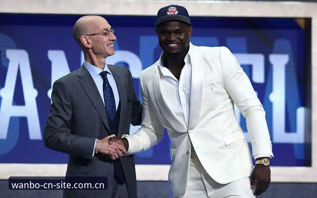 NBA选秀大会悬念解析：状元之争与后卫排序看点介绍